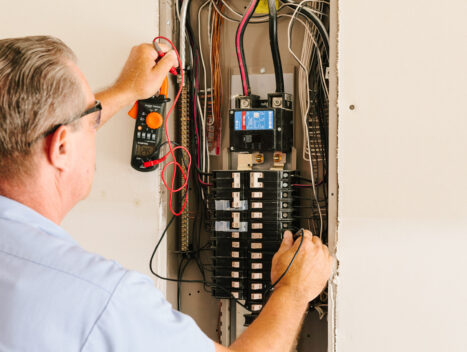 electric breaker electrician scaled